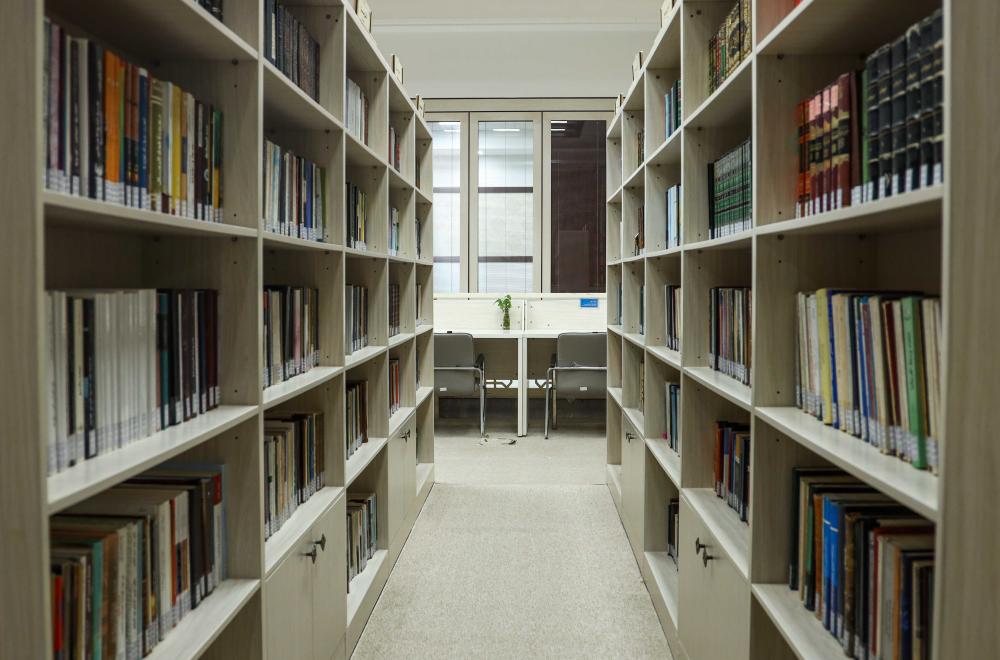 دعماً منها لطالبات البحث العلمي .. المكتبة النسوية في العتبة العلوية المقدسة توفّر خدمات متكاملة على مدار الساعة