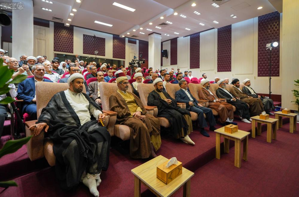 العتبة العلوية المقدسة تزيح الستار عن كتاب جديد يُوثّق 14 قرناً من تاريخ وعمارة مرقد أمير المؤمنين (ع)