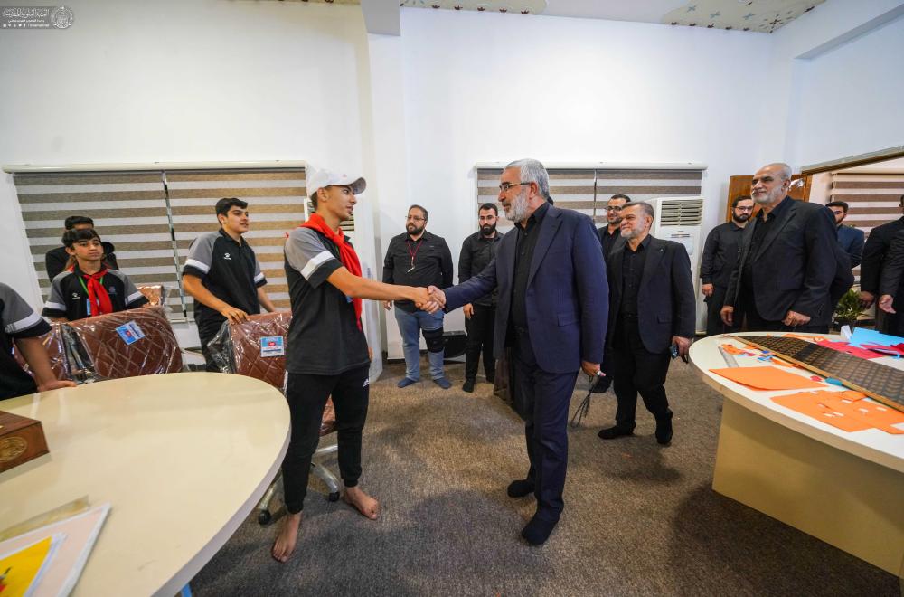 الأمين العامّ للعتبة العلويّة المقدّسة يتفقّد مخيّم \"الفتى العلويّ\" ويُشيد ببرامجه النوعية لرعاية الناشئة والشباب